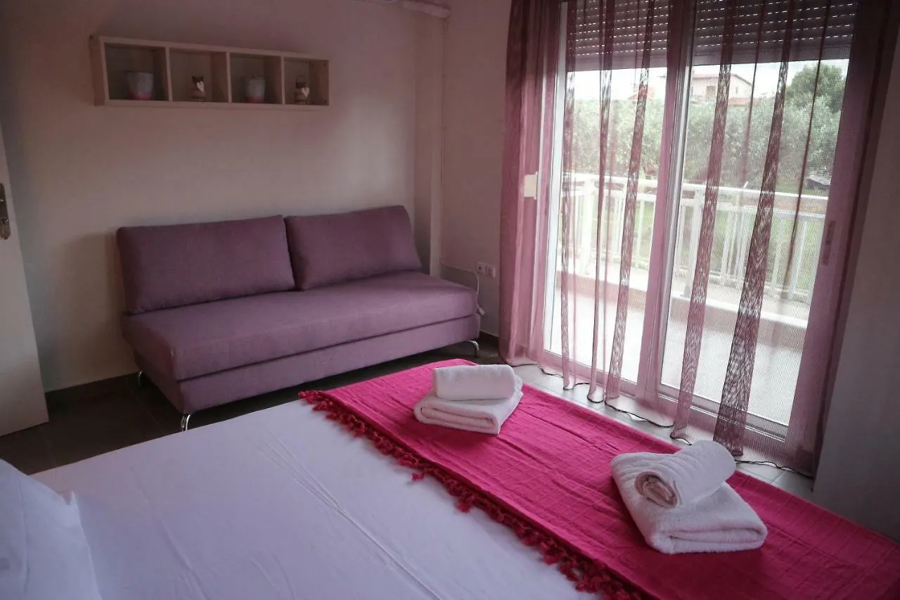 Chelona Apartments Nea Plagia